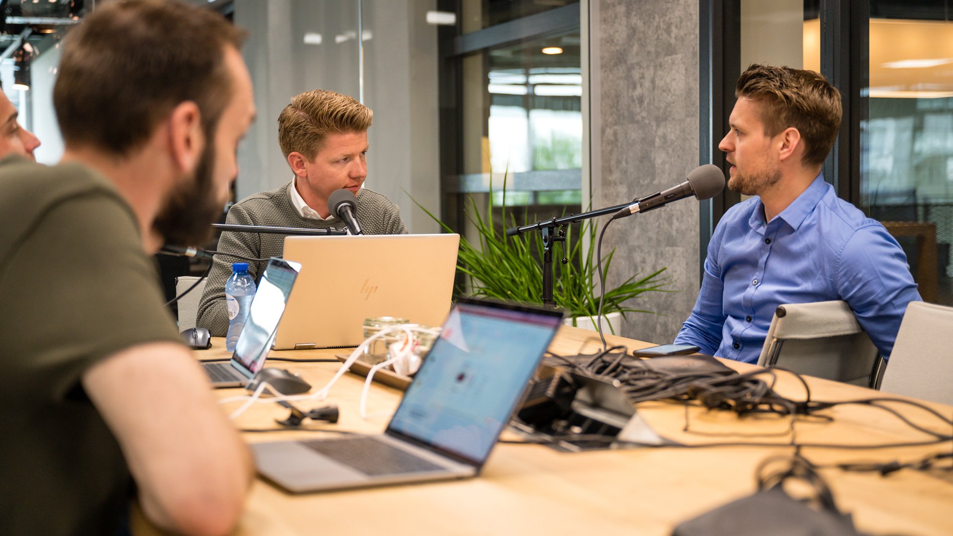 Hoe ga je als merk of retailer om met Amazon? Komt Amazon wel naar Nederland? Gallery ads, direct kopen in Google Shopping en meer updates van Google Marketing Live en Google IO